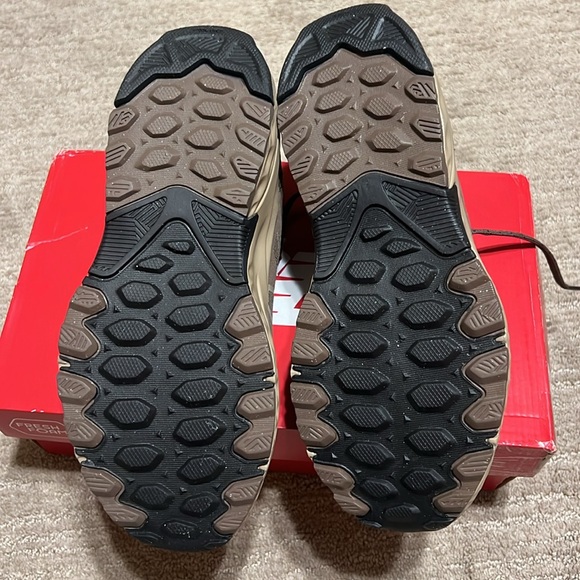 New Balance Sneakers - Picture 4 of 5